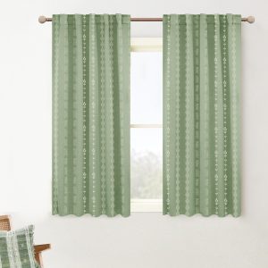 Curtains with wavy geometric stripes and leaf patterns